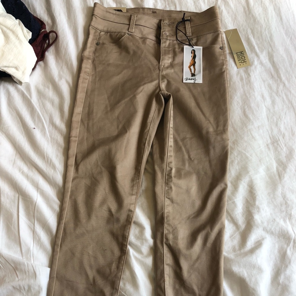 Skinny tan jeans. High Waist fit